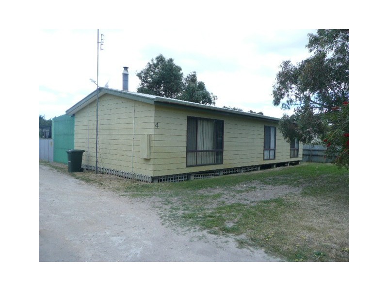 4 Clarke Street, Kingston Se SA 5275