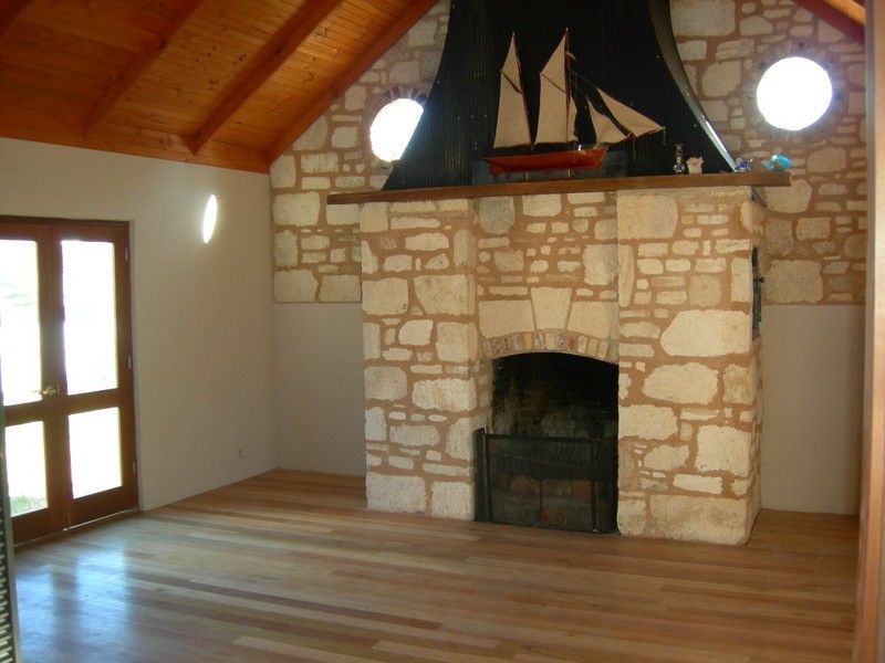 2 Fifteenth Avenue, Kingston Se SA 5275