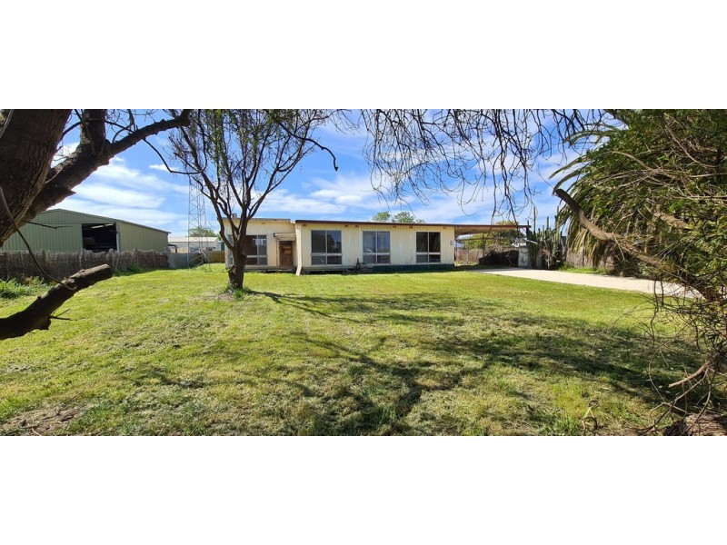 8 Young Street, Kingston Se SA 5275