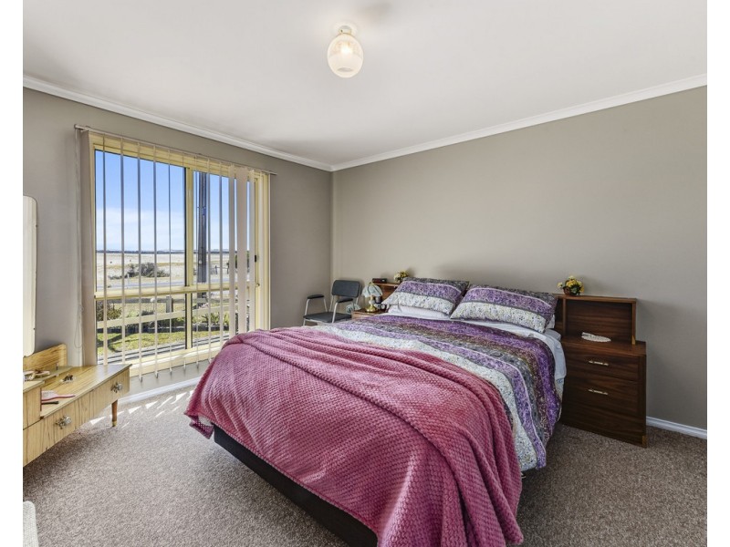 4 Boatswain Point Road, Boatswain Point SA 5275