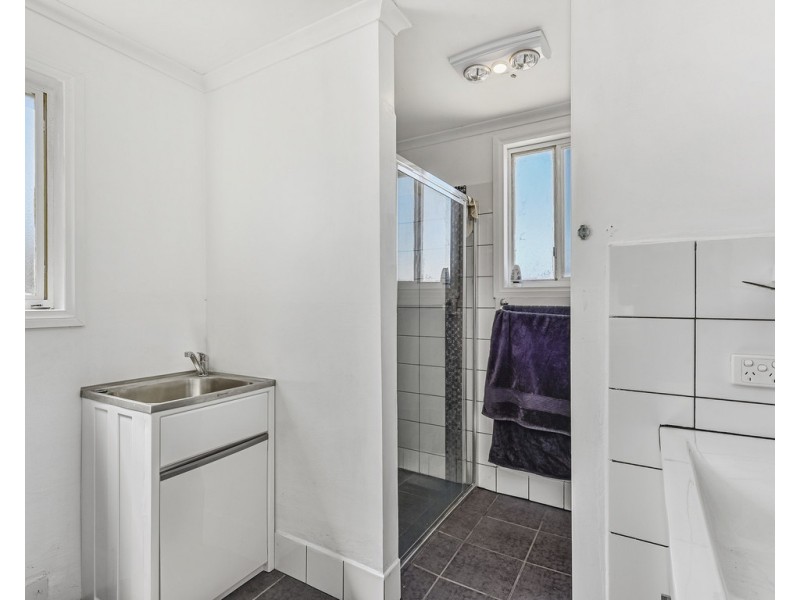 4 Boatswain Point Road, Boatswain Point SA 5275