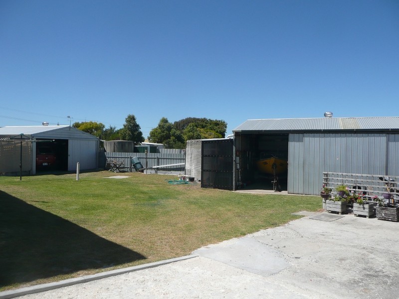 5 Nash Avenue, Kingston Se SA 5275