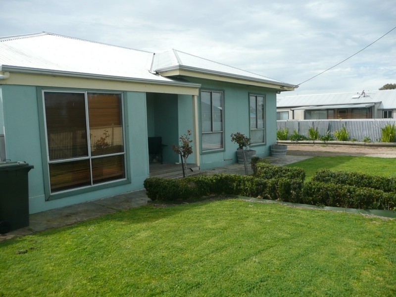 4 Strickland Street, Kingston Se SA 5275