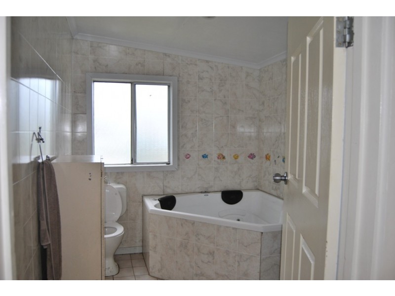 6 Clarke Street, Kingston Se SA 5275