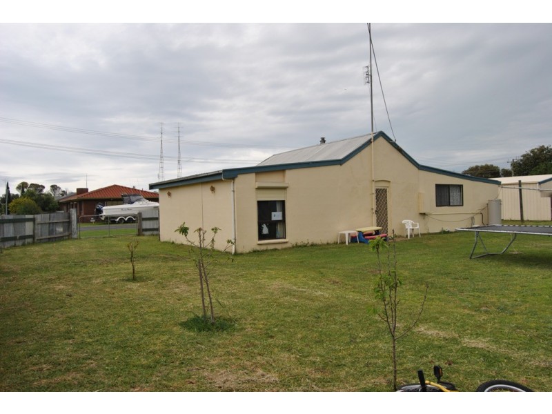 6 Clarke Street, Kingston Se SA 5275