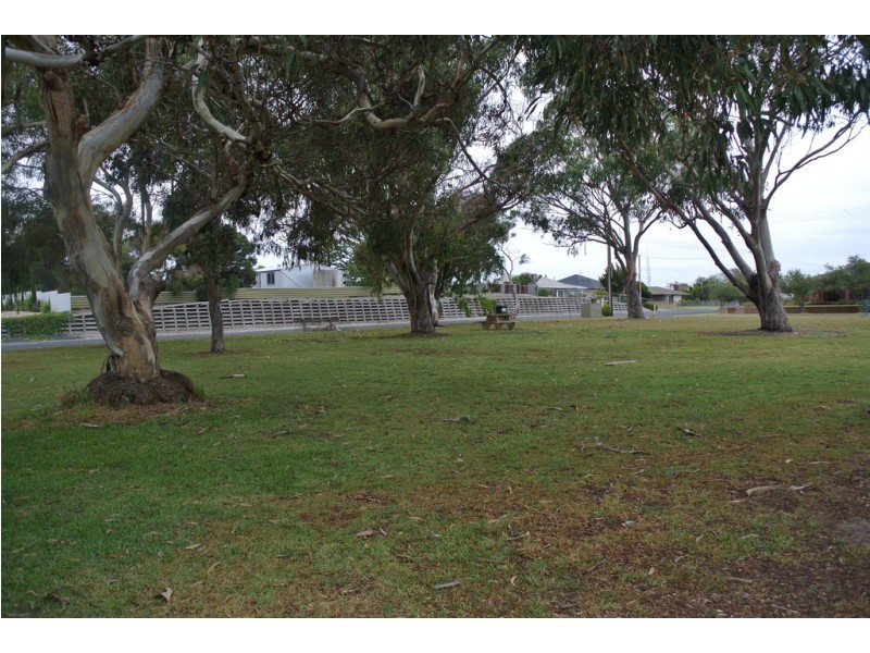 1 Redman Crescent, Kingston Se SA 5275