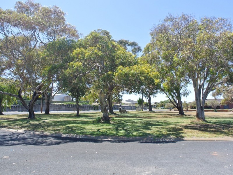 1 Redman Crescent, Kingston Se SA 5275