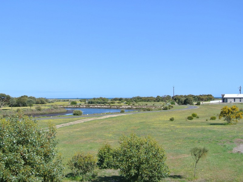 17 Clarke Street, Kingston Se SA 5275