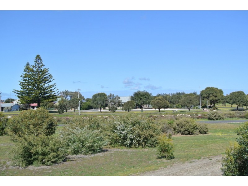 17 Clarke Street, Kingston Se SA 5275