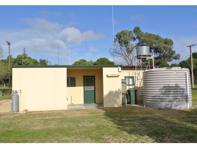 18 Nash Avenue, Kingston Se SA 5275