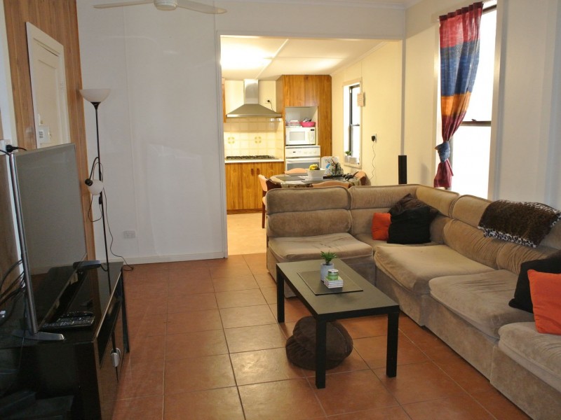 27 Charles Street, Kingston Se SA 5275