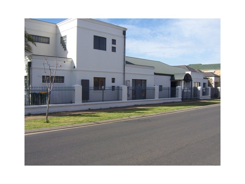 18 Carnegie Place, Mawson Lakes SA 5095