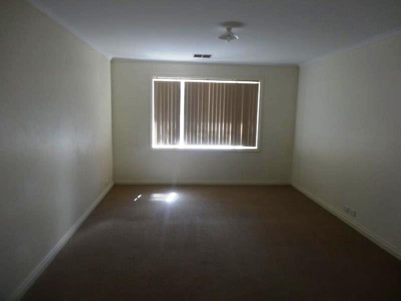 42 Strathmont Drive, Strathalbyn SA 5255