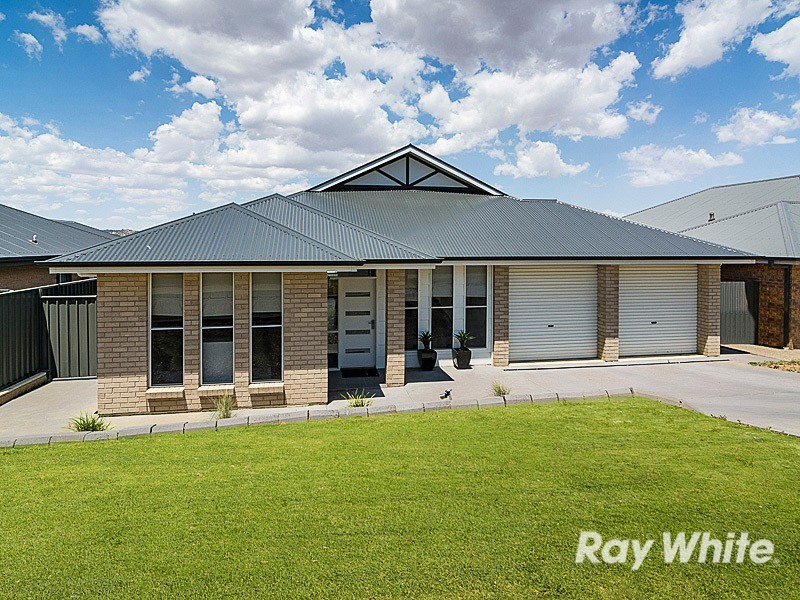 13 Barker Road, Mount Barker SA 5251