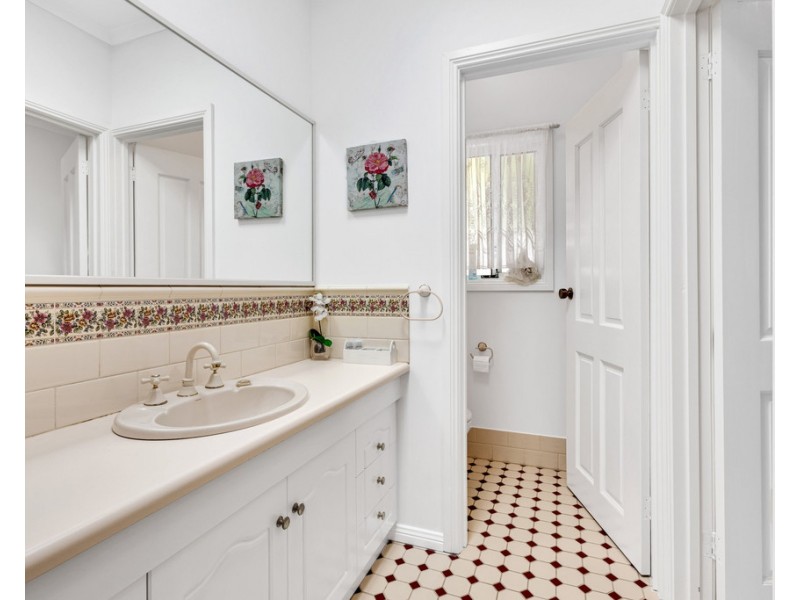 10 Jacaranda Drive, Woodside SA 5244