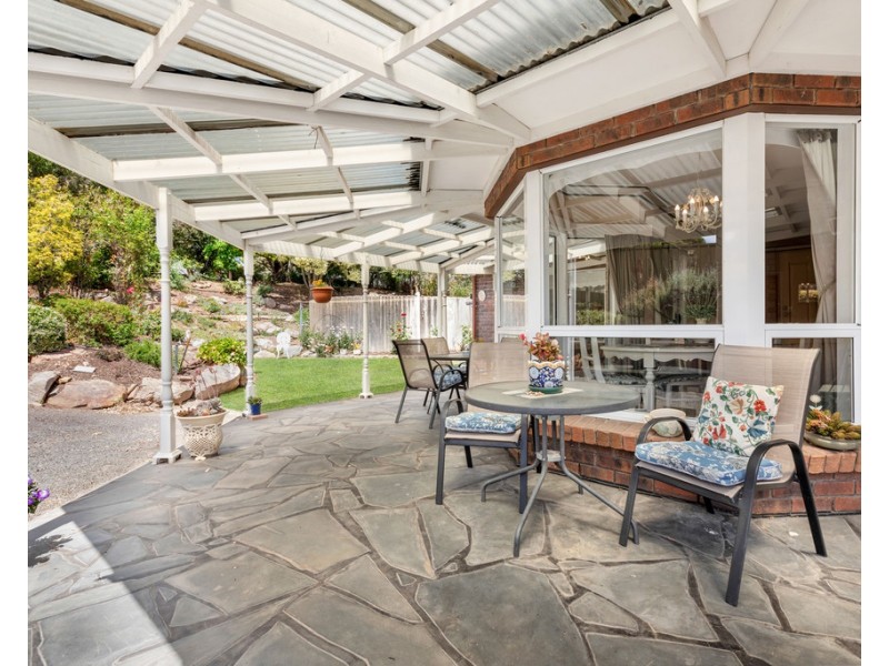 10 Jacaranda Drive, Woodside SA 5244