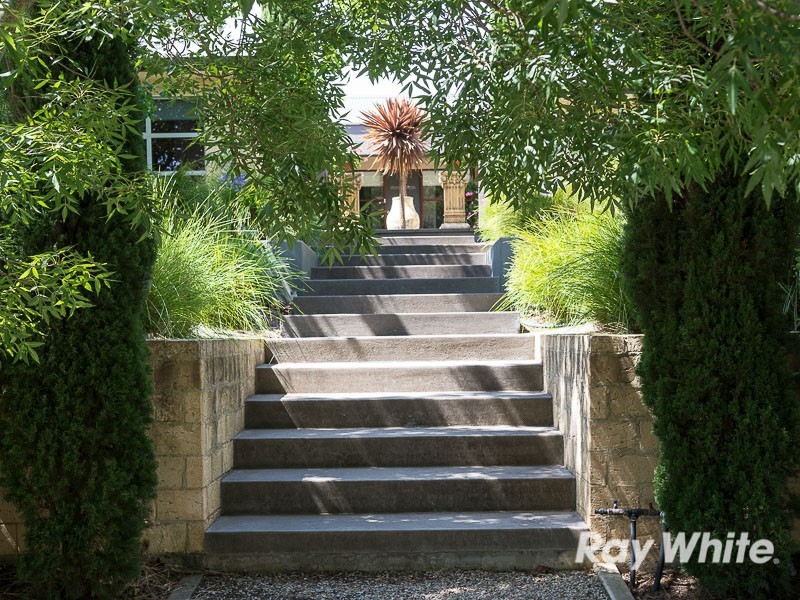 10 Fairfield Road, Mount Barker SA 5251