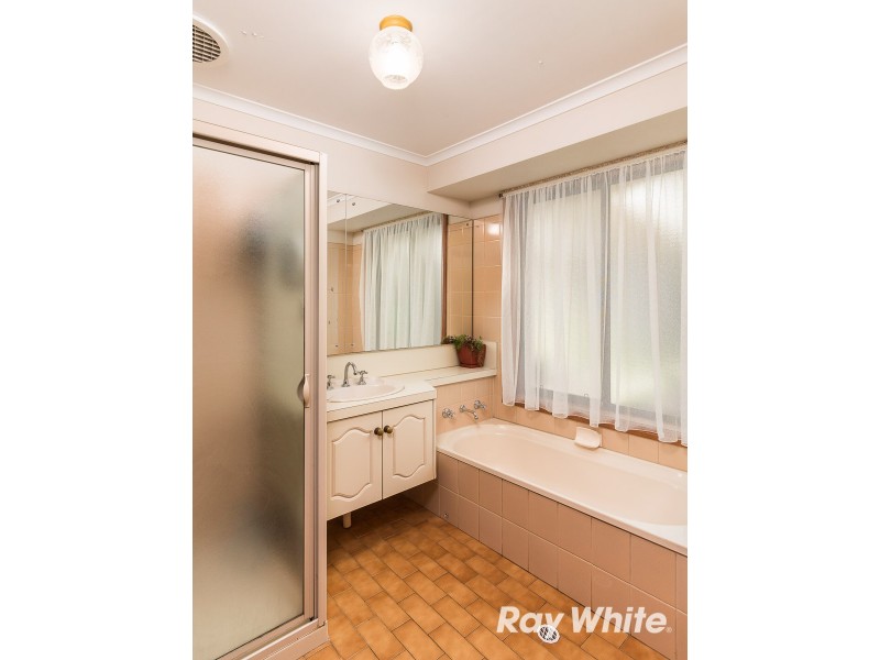 13 Uplands Street, Mount Barker SA 5251