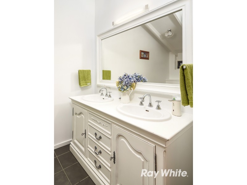 5 The Crescent, Crafers SA 5152