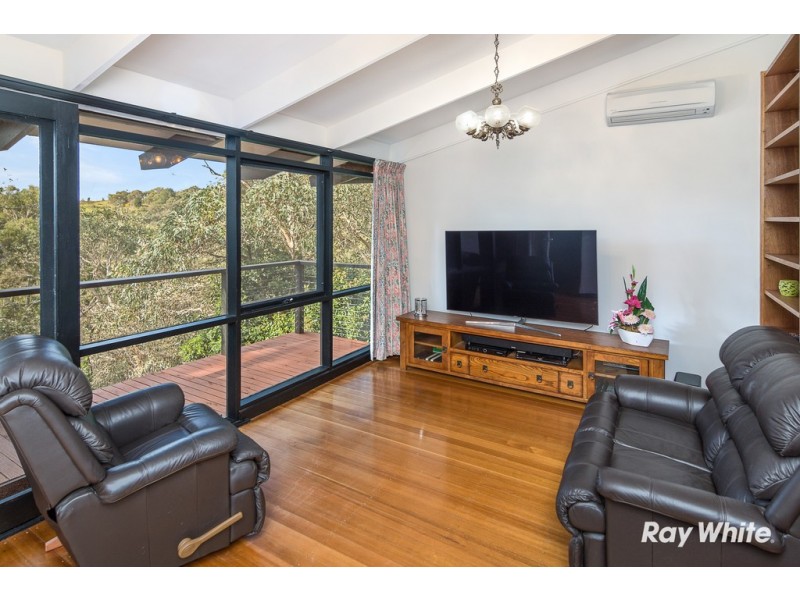 110 Emmett Road, Crafers West SA 5152