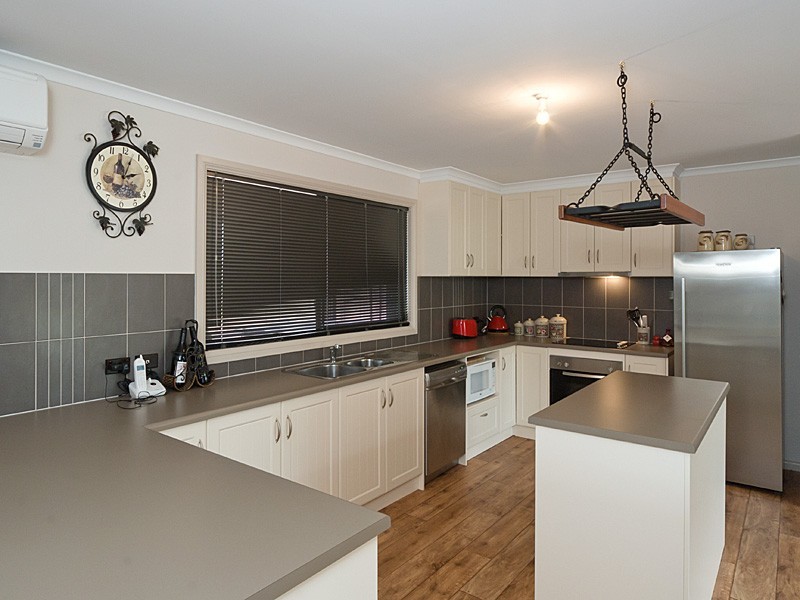 30 Lockaba Drive, Strathalbyn SA 5255