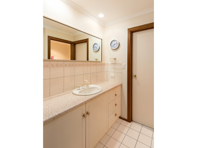 8 Plymouth Avenue, Coromandel Valley SA 5051