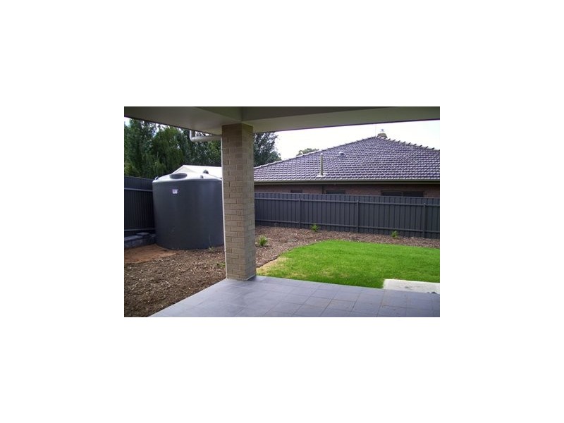 2 Duchess Court, Mount Barker SA 5251