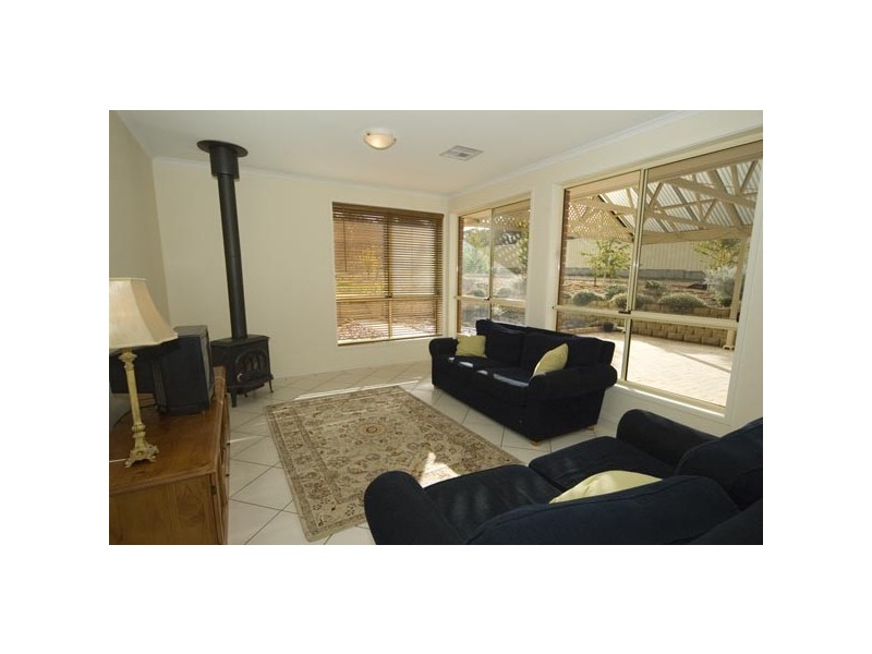 37 Waterford Avenue, Mount Barker SA 5251