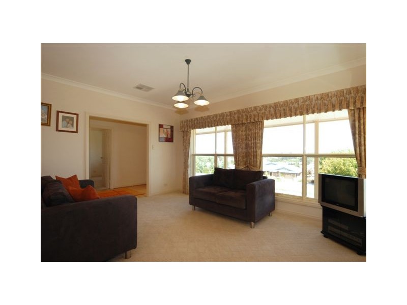 16 Tremayne Drive, Mount Barker SA 5251