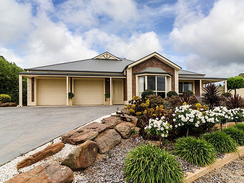 8 Crystal Court, Mount Barker SA 5251