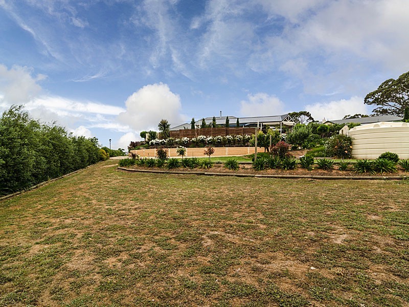 8 Crystal Court, Mount Barker SA 5251