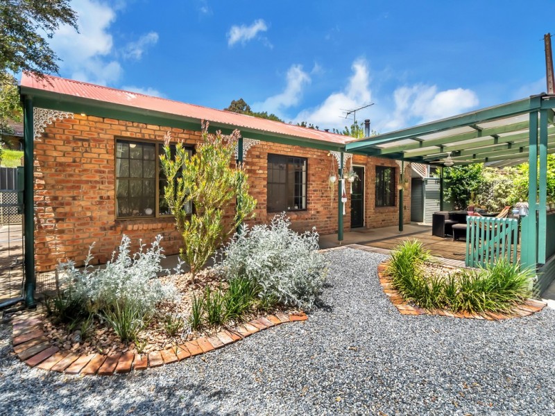 11 Avoca Avenue, Bridgewater SA 5155