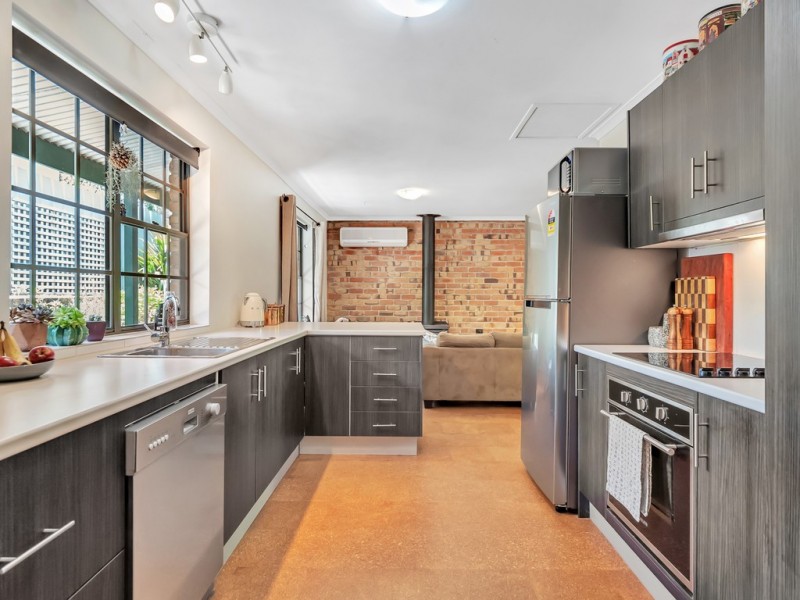 11 Avoca Avenue, Bridgewater SA 5155