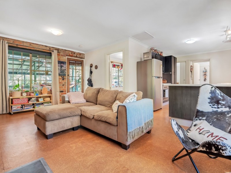 11 Avoca Avenue, Bridgewater SA 5155