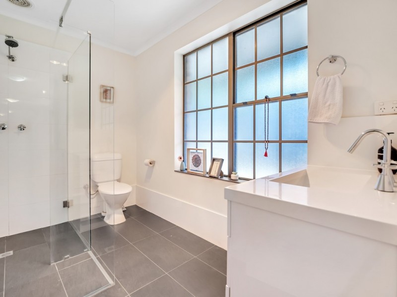 11 Avoca Avenue, Bridgewater SA 5155