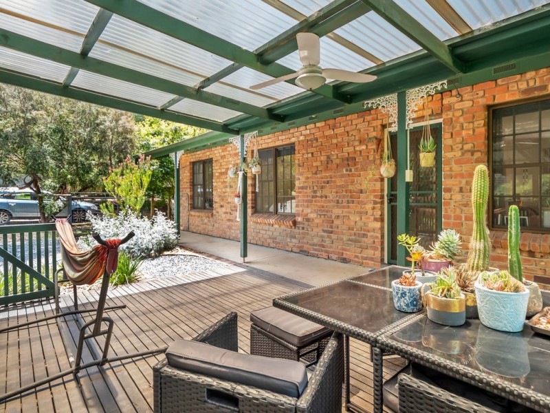 11 Avoca Avenue, Bridgewater SA 5155