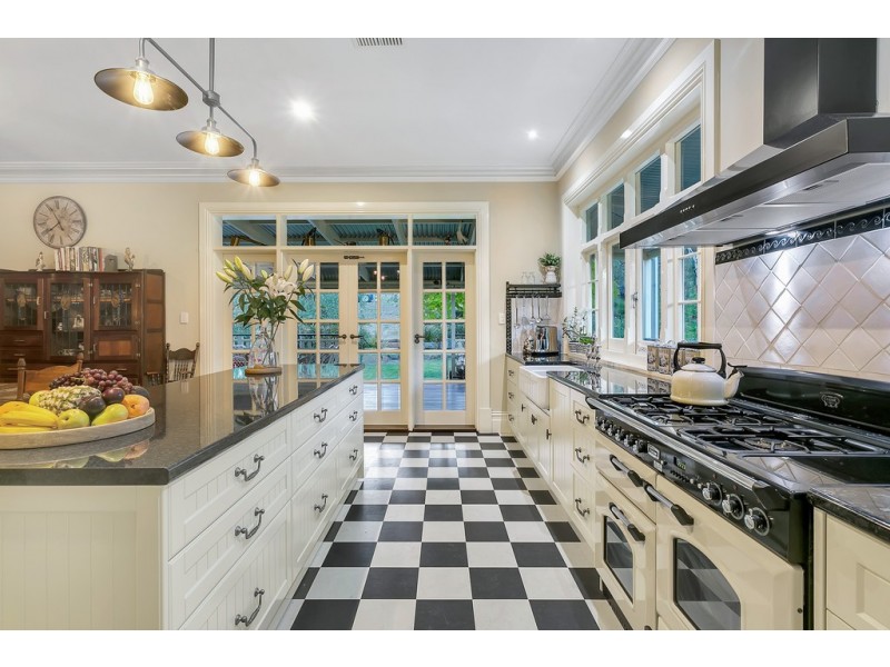 30 Claret Ash Drive, Mount Barker SA 5251