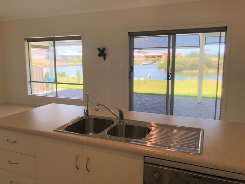 39 Wentworth Parade, Hindmarsh Island SA 5214