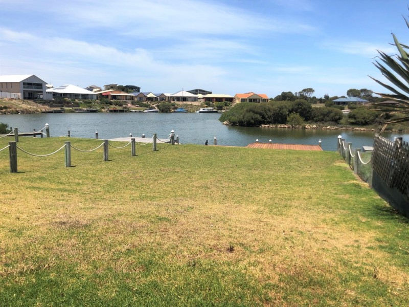 39 Wentworth Parade, Hindmarsh Island SA 5214
