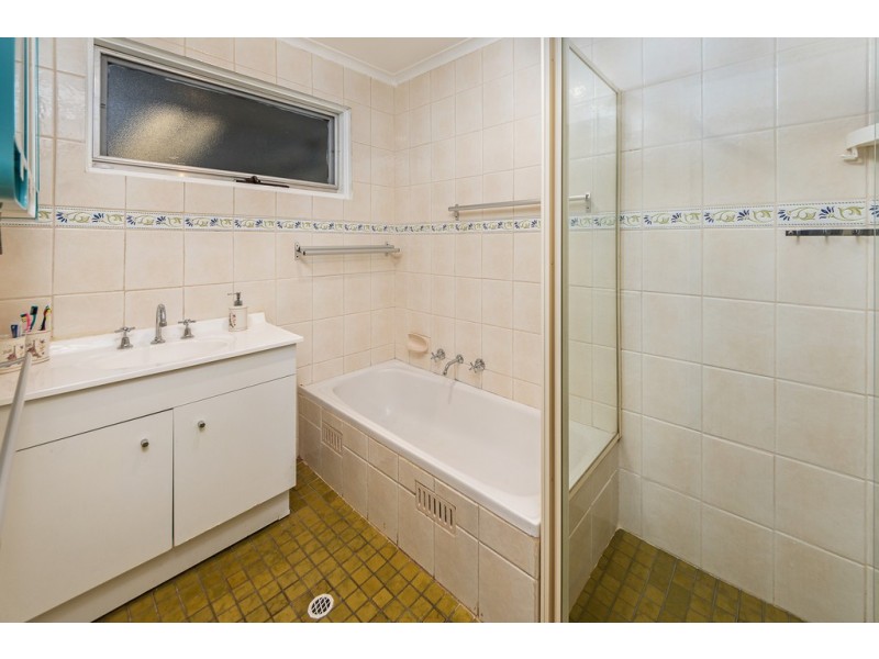 56 Southbound Avenue, Aberfoyle Park SA 5159