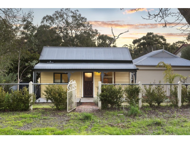 85 Adelaide Road, Mount Barker SA 5251