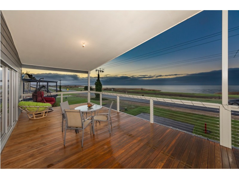 17 Lake Road, Milang SA 5256