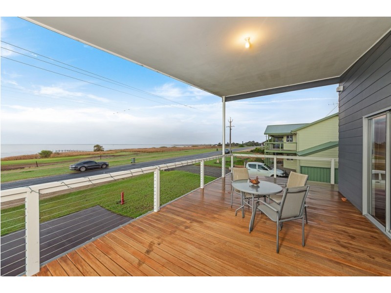17 Lake Road, Milang SA 5256