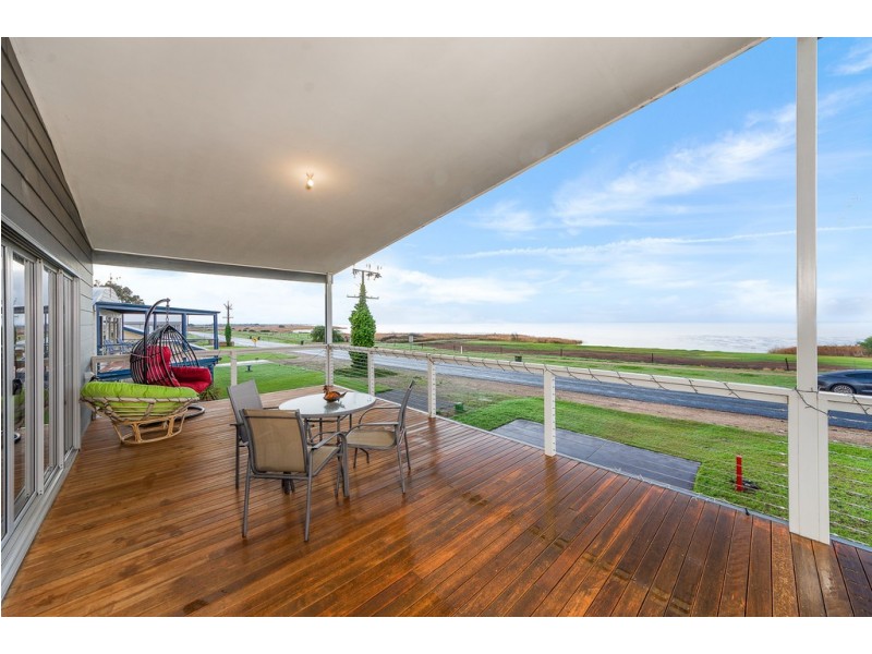17 Lake Road, Milang SA 5256