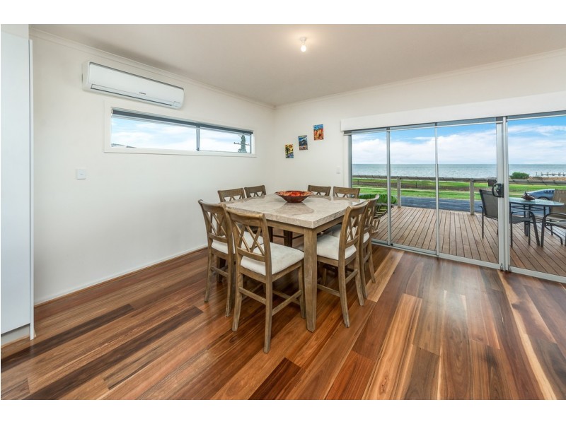17 Lake Road, Milang SA 5256