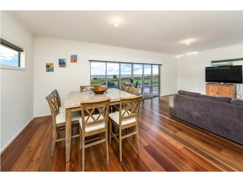 17 Lake Road, Milang SA 5256