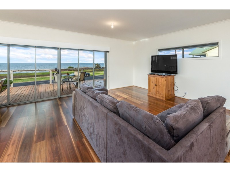 17 Lake Road, Milang SA 5256