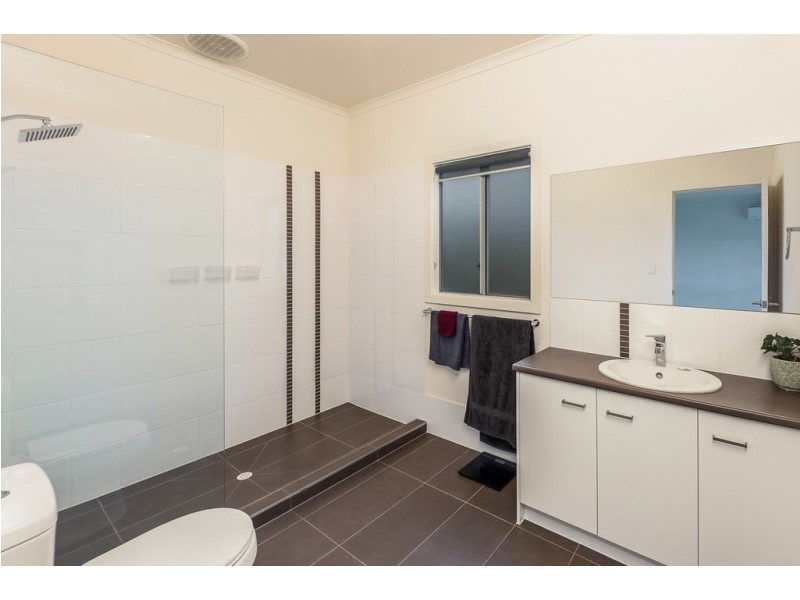 17 Lake Road, Milang SA 5256