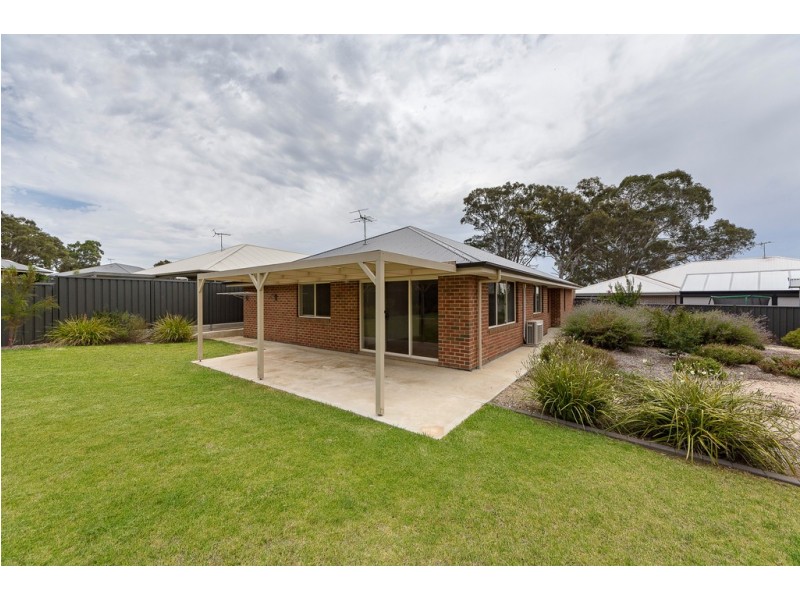 14 Graham Close, Mount Barker SA 5251