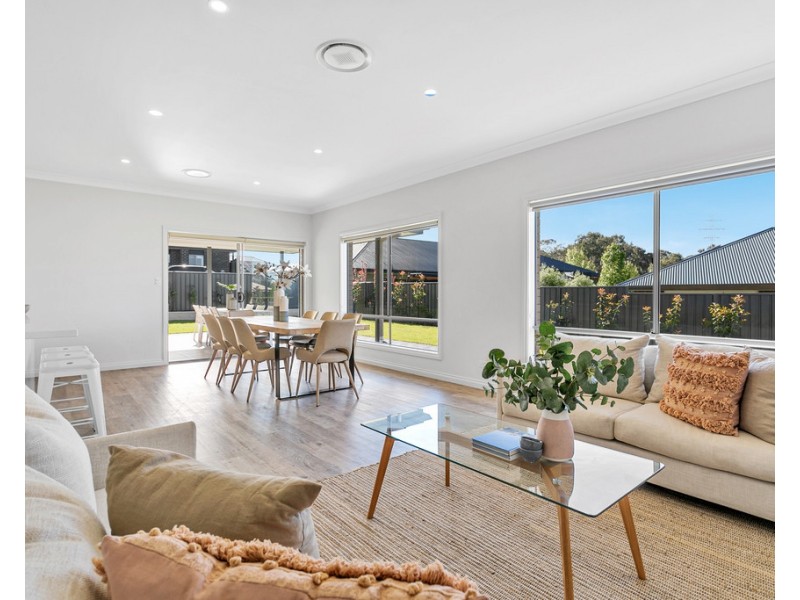 22 Red Gum Crescent, Mount Barker SA 5251